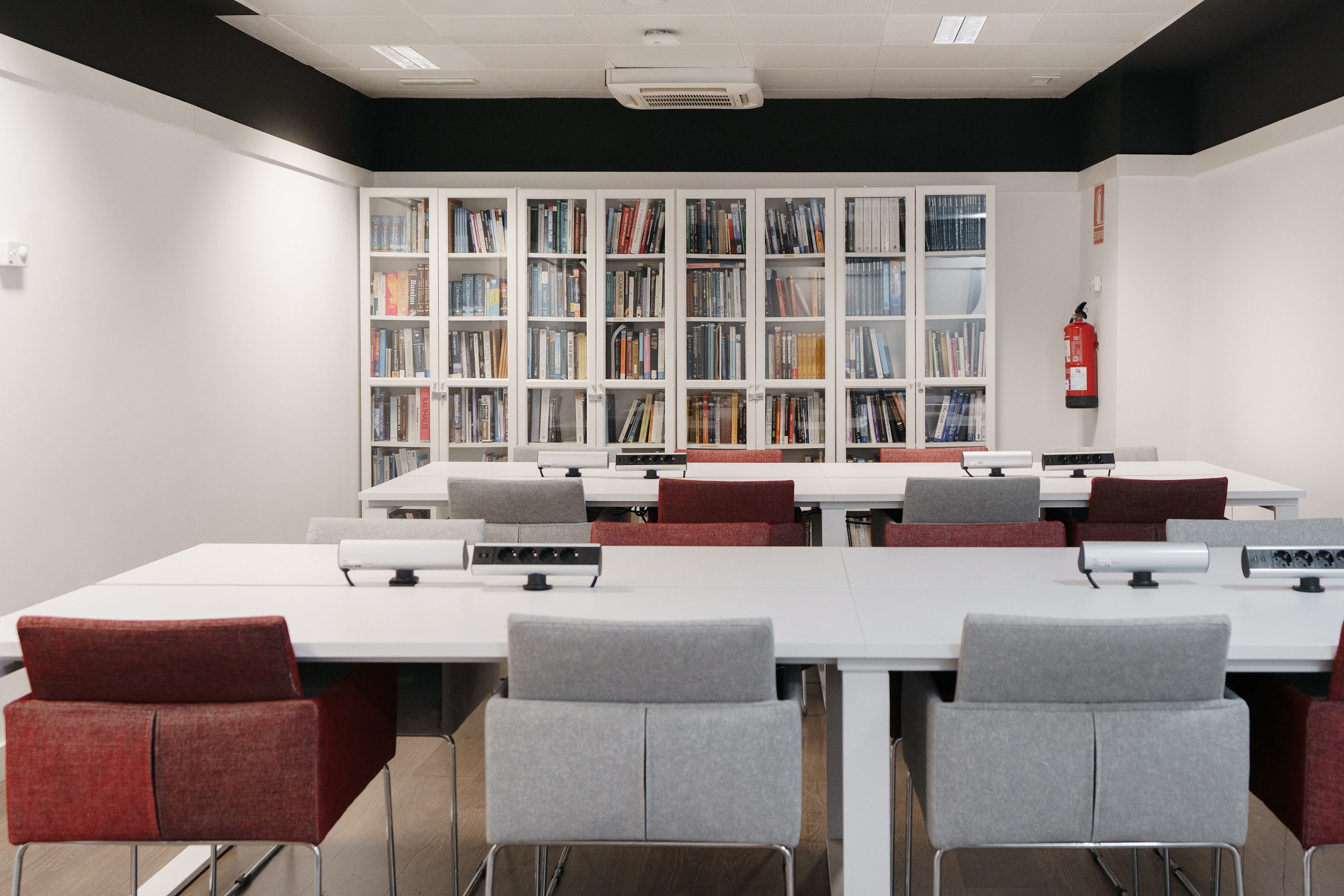 campus in barcelona, business school in Barcelona, library