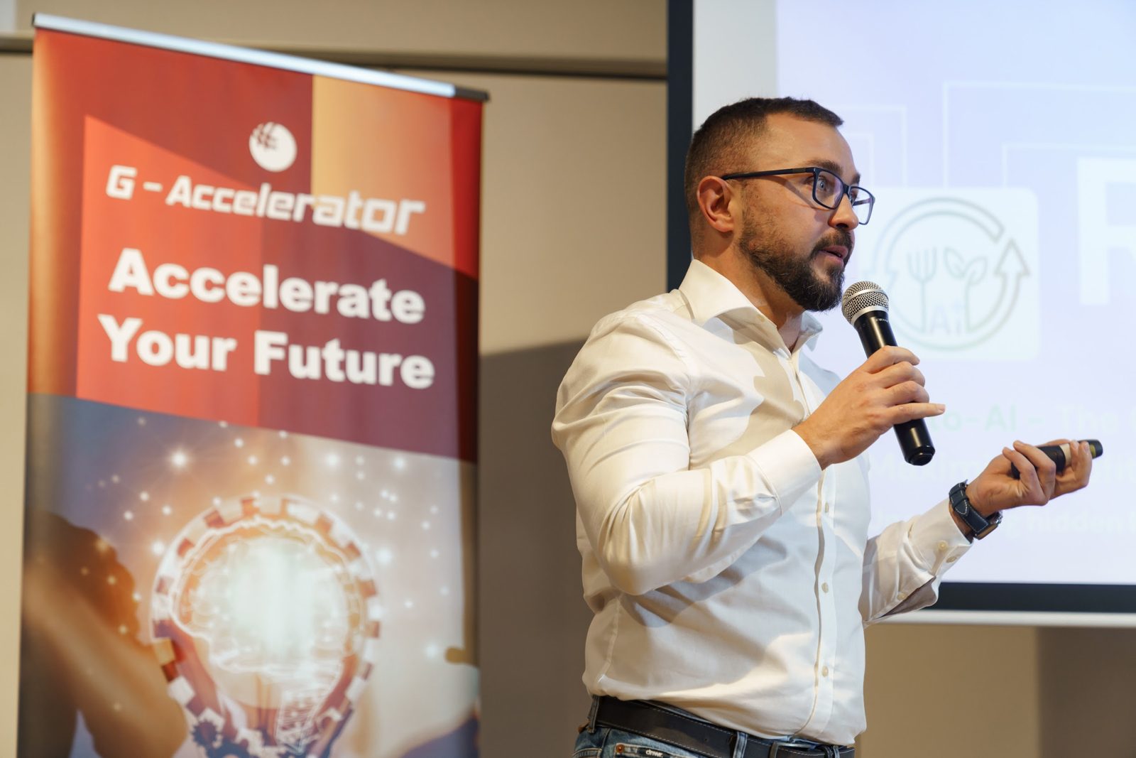 Speaker presenting at a GBSB Global G-Accelerator event